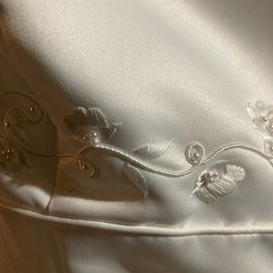 Beautiful White Strapless Wedding Gown